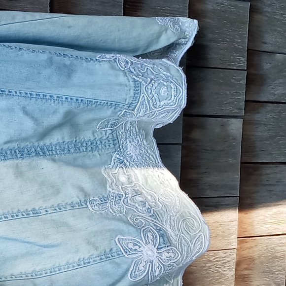 Chico's most gorgeous jean jacket - Picture 6 of 7